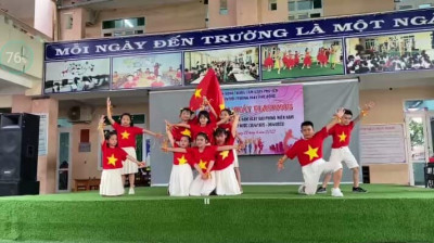 Hội thi “nhảy Flashmob” Kỷ niệm 48 năm ngày Giải phóng Miền nam, thống nhất đất nước (30/4/1975 - 30/4/2023) và 137 năm ngày Quốc tế lao động (1/5/1886 - 1/5/2023)